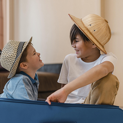 在旅途中兒子女兒的笑容才是最珍貴的
